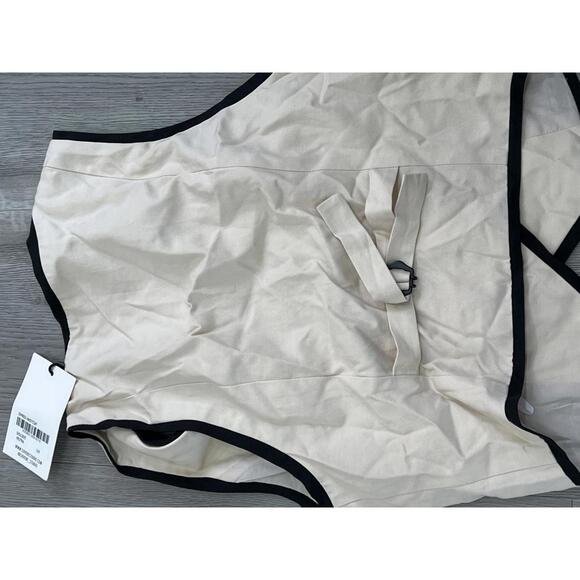 SOVERE Express Waistcoat in Neutral - Picture 5 of 6